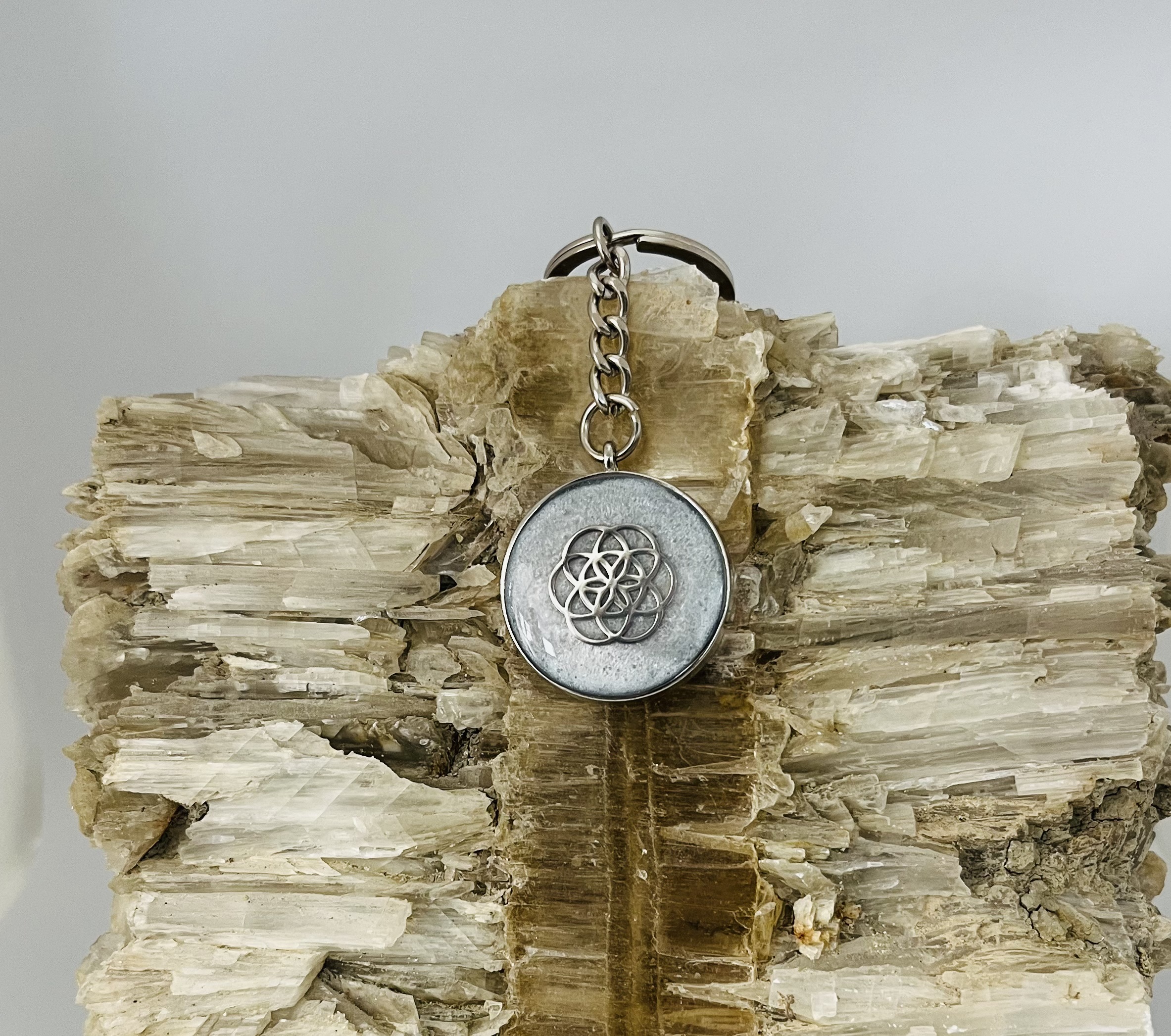 Tibetan Flower Sacred Geometry KeyChain / Pet-Tag