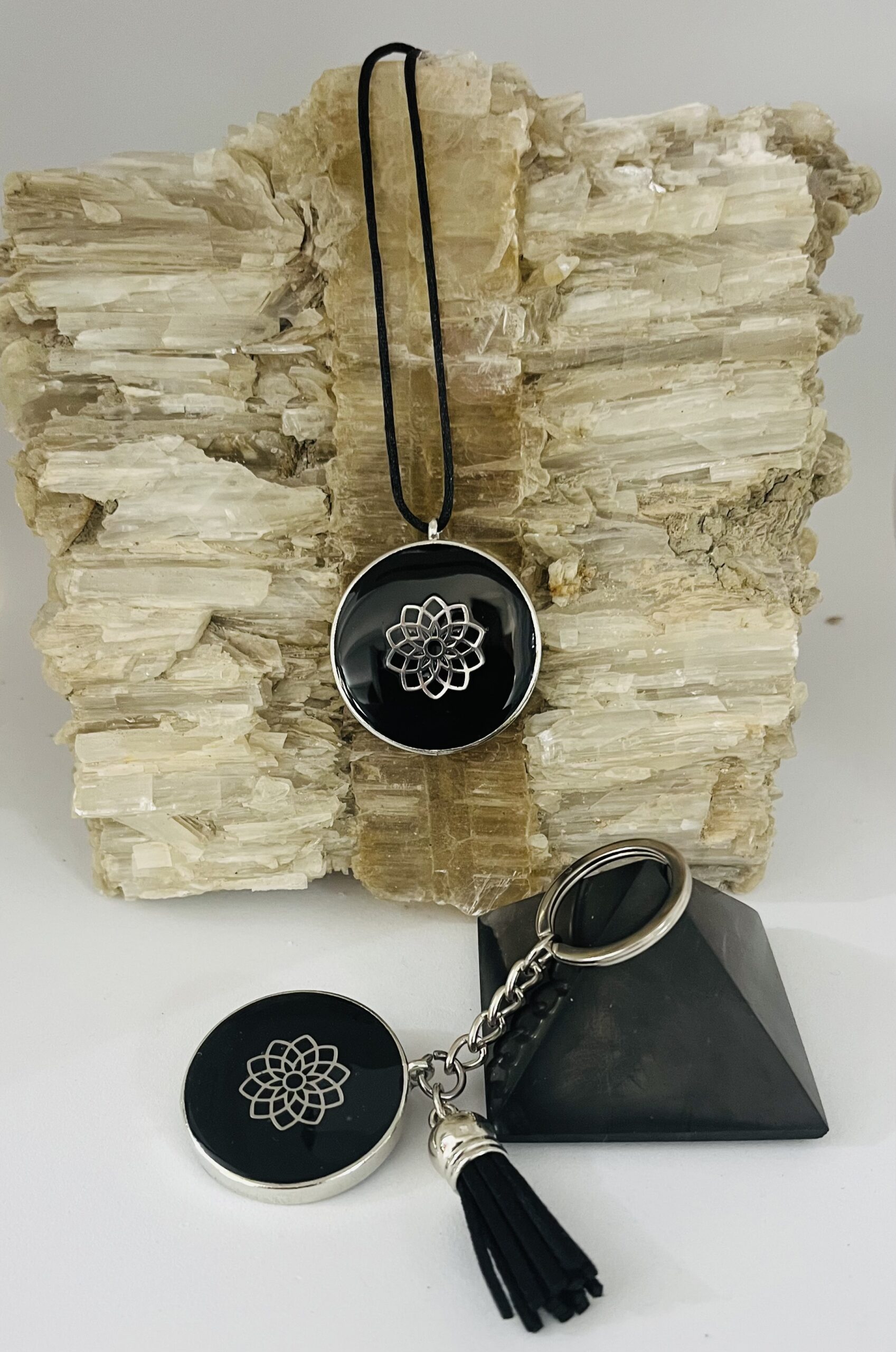 Black and Silver Pendant-Keyring - Image 4