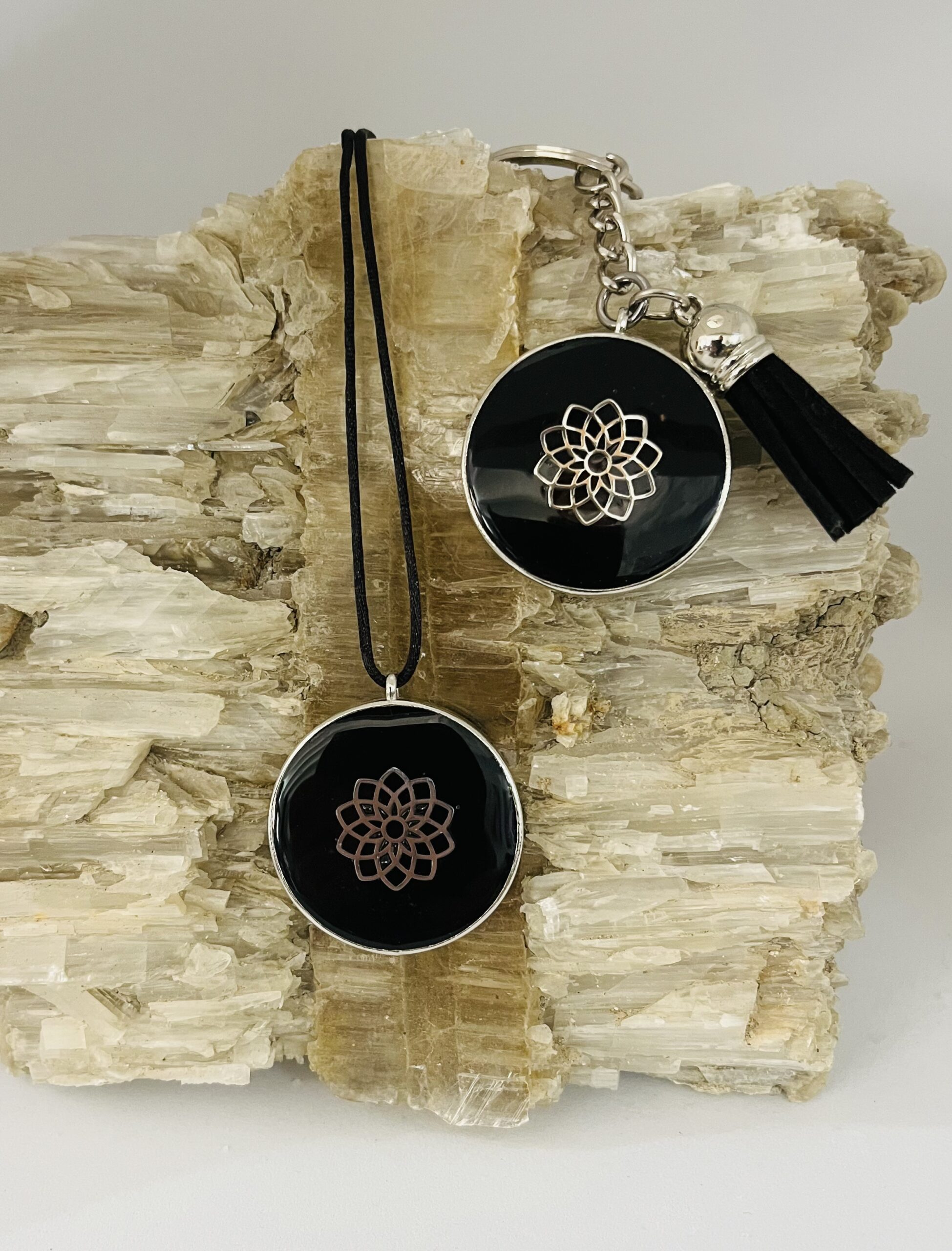 Black and Silver Pendant-Keyring